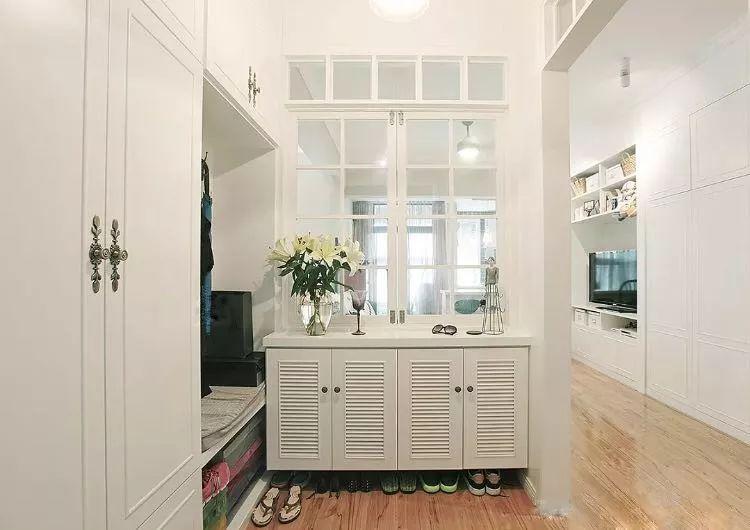 家居玄關現在都時興這樣做了，好看又實用，還大氣！
