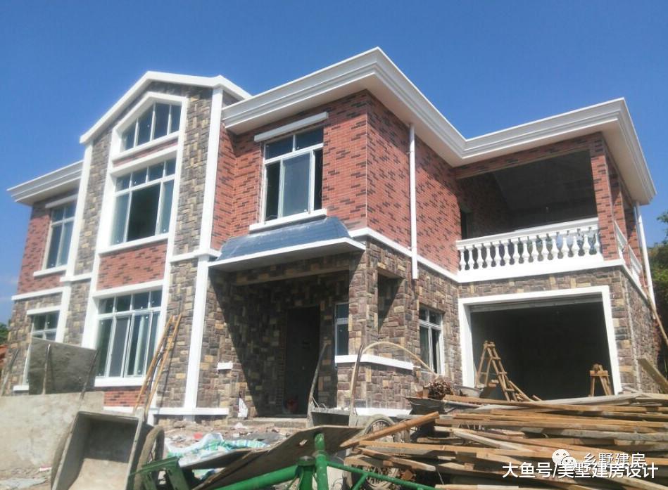 大叔历时3个月建起农村小别墅，30万的造价连包工头都服气！