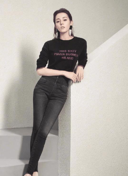 终于知道为啥热巴很少穿紧身裤了，当她换上紧身裤后，懂了