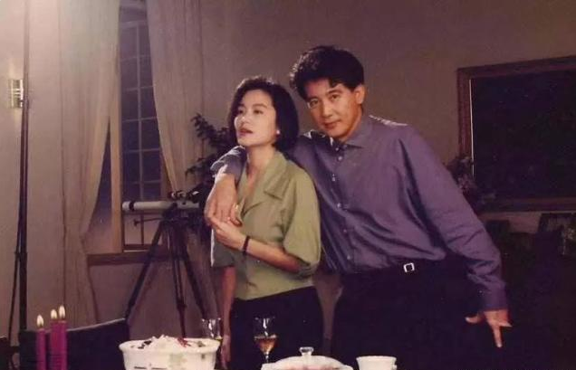 林青霞旧爱近照曝光，等了37年仍然单身，如今73岁红光满面