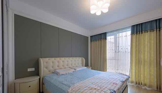 老婆辛苦半年裝修，玄關美觀實用，客廳簡約大氣，親戚都說媳婦棒