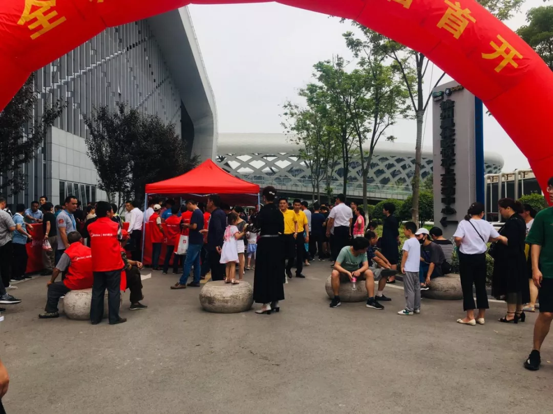 ?千人买房，重现江湖 徐州纯新盘9800元/㎡连夜开盘！2178人买450套房