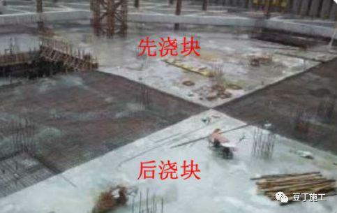 跳倉法施工倉塊分成多大合適？澆筑混凝土間隔多長時間？