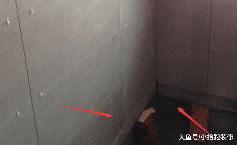 完工时, 业主嫌杂活收费太高, 并反问: 缝卡处理也要收费吧