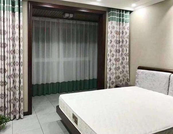 窗帘杆外露出来太难看了，教你这个装修小窍门，美观实用多了