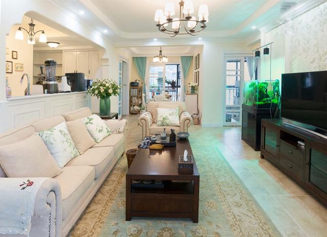 晒晒我的新家，亲朋好友都说漂亮，最喜欢阳台的花花草草