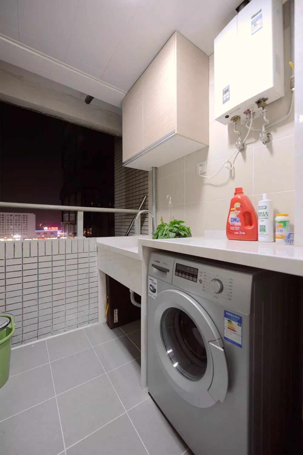 燃气热水器，装厨房还是阳台好？