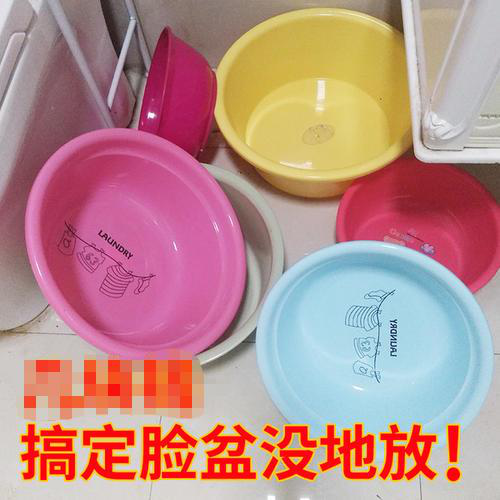 再小的浴室也该拥有浴缸，因为它的重要性仅次于床！