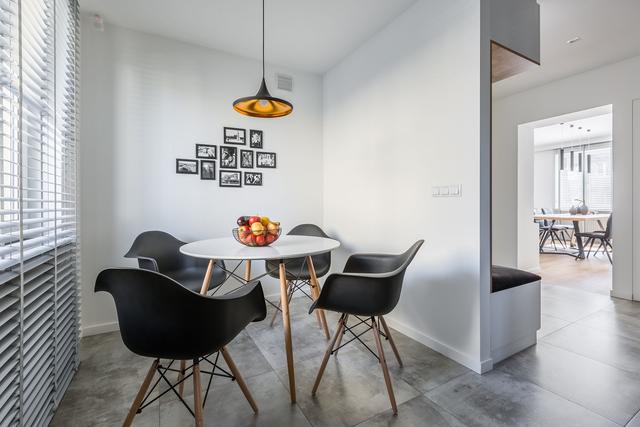 80㎡有2个餐厅，而客厅却不打一个储物柜，这装修还是头次见！