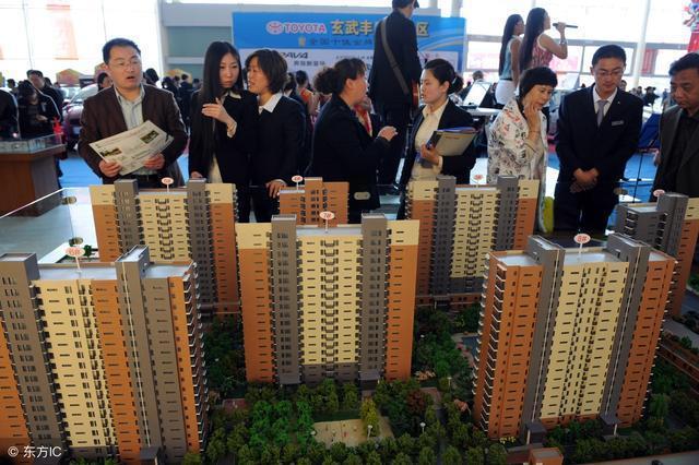 炒房者: 房子抛不动了, 为啥? 来不及反应, 开发商房价就降了!