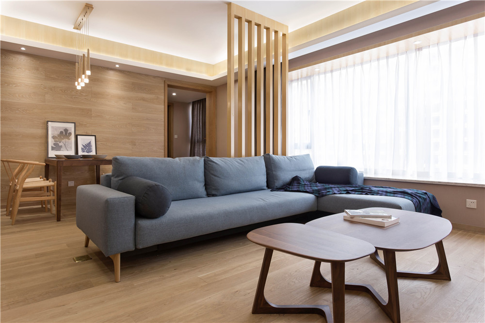 成都130平装修，整体的颜色比较大气，看着很舒服