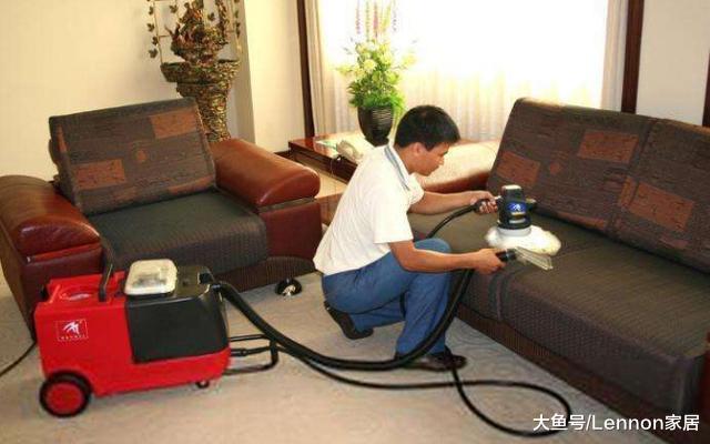 别再跟风，买这种沙发了，我家没用两年就换了，4大缺点实在太坑