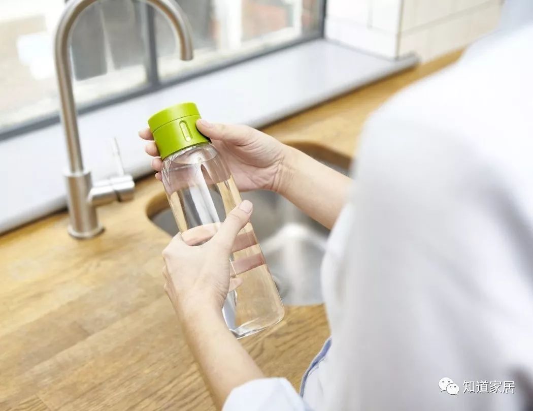 有了这个瓶子，那个只会对你说“多喝水”的男票没什么用了！