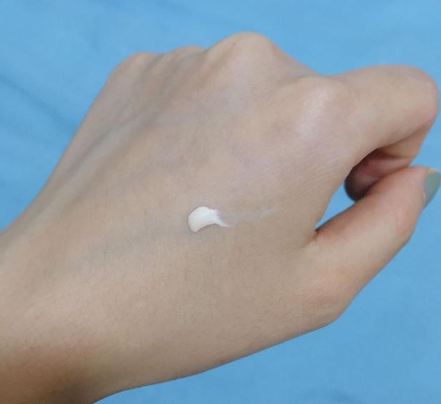 娄艺潇随手晒的“养肤隔离”火了，15秒极速上妆，妆感不输迪奥！