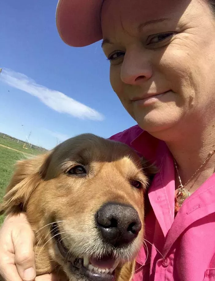 在澳大利亚，遛狗时一定要当心...