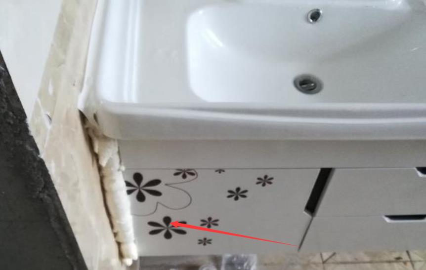 硬装结束，师傅通知验收，可业主刚进门就说：都不想住了