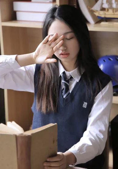 高一女生住宿第一晚，这3件事绝对会做，猜对了别恼