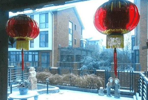 带你看看巩汉林住的豪宅，在家都吃海鲜，看完餐桌才知食物丰富