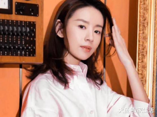 带你参观董洁的豪宅，厨房平时拿来养鸡，有钱人的生活真搞不懂