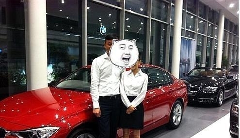 男子看宝马3系，女销售讽刺：买了我就嫁你，男子做法获赞