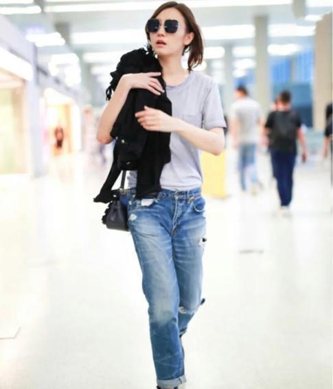 38岁宋佳简直太会穿，银色镂空高叉裙秀长腿，北方女人气质是不同