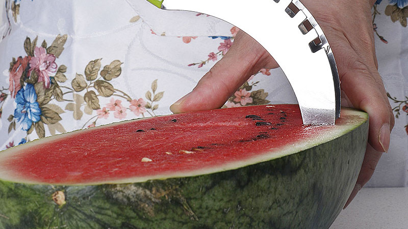 爱吃水果的人有福了，水果这样切，让人食欲大增还不脏手