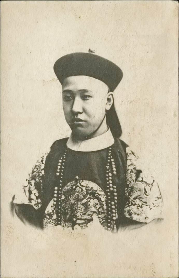 清朝里除宗室“铁帽子王”外，最显赫的爵位是哪一个？