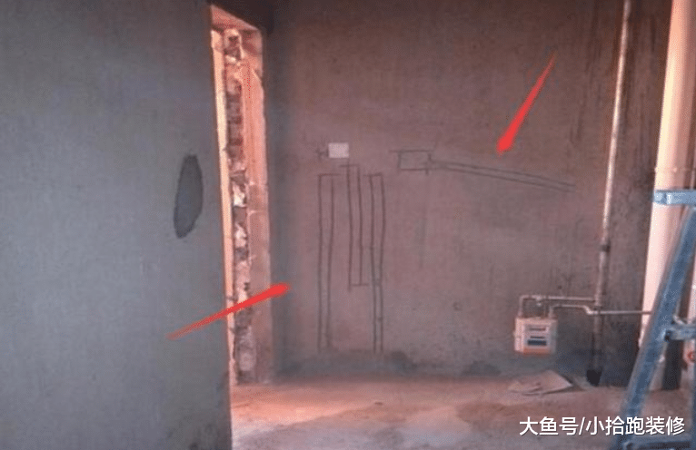 水电刚施工，业主就要求换个施工方式，而师傅表示这样做很好