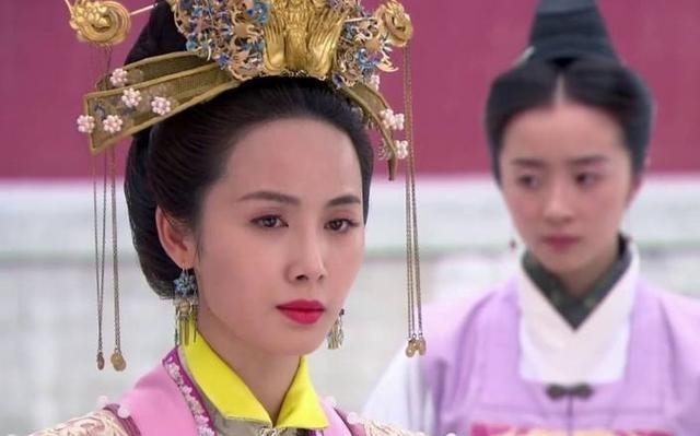 她身为皇后又瘸又瞎，却能得皇帝一生专宠，死后还要合葬