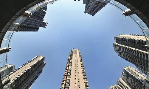 房地产成中国“软肋”？房价还在“憋着涨”，曹德旺：别再傻了