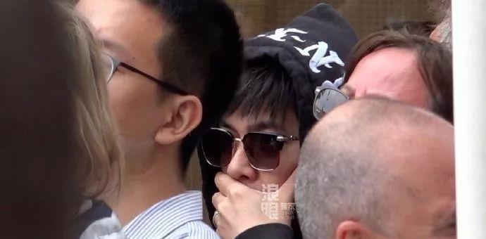 造型辣眼驱逐出场，戛纳红毯上谁是最雷最尬的中国女星？