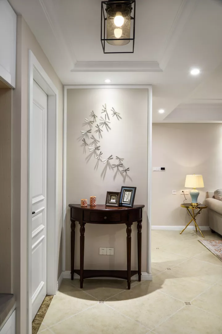 136平的轻美式风三居室，从玄关就让人爱上它