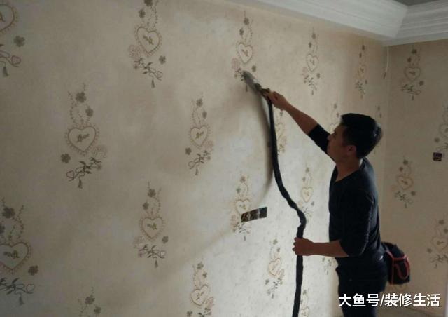 新房贴墙纸是好看，可没用多久就翘边发霉，聪明人如今流行用这种
