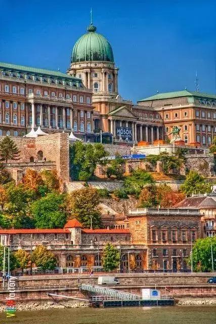 出国游中，欧洲的56个城市，其中物价最低的这8名，你去过几个？