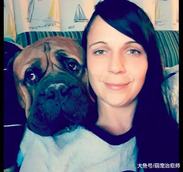 狗狗患癌只剩3个月时间，主人将婚礼提前举行，让其见证她的幸福