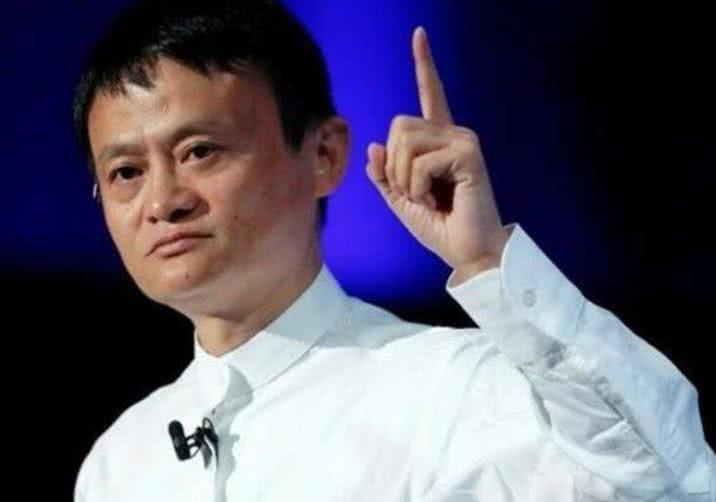 马云最没钱的时候，当初那个塞给他2百块的小男孩，现状如何了呢？