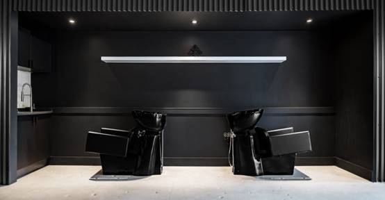 波纹金属棒穿过多伦多