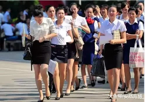 面试官：上司又向你借20000块，怎么办？姑娘巧妙解决，妥妥录取