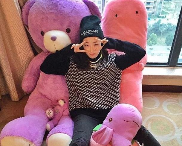 ?带你看看蒋梦婕住的豪宅，吃顿便饭都有洋酒，还配置私人健身房