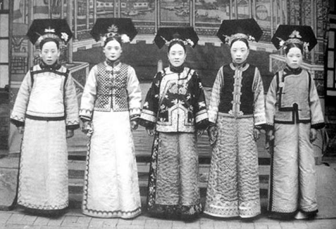 古代后宫佳丽三千，为何清朝的妃子长相惨不忍睹？原来这样选秀
