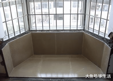 飘窗装修别傻傻只懂铺瓷砖了，越来越多人这样装，好看又大气
