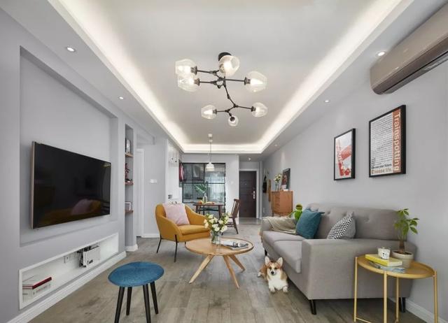 房子一定要装电视柜？我家挖洞代替，收纳多客厅还显大！