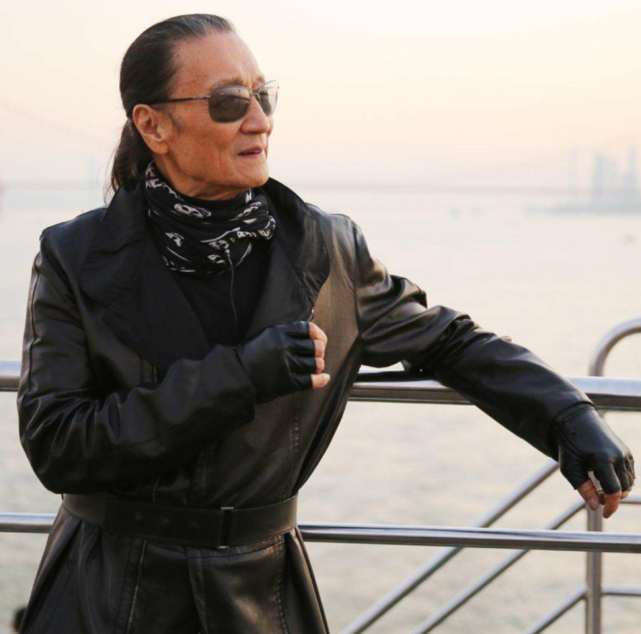 谢贤|谢贤年轻时容貌有多惊艳？网友：10个谢霆锋也没他帅