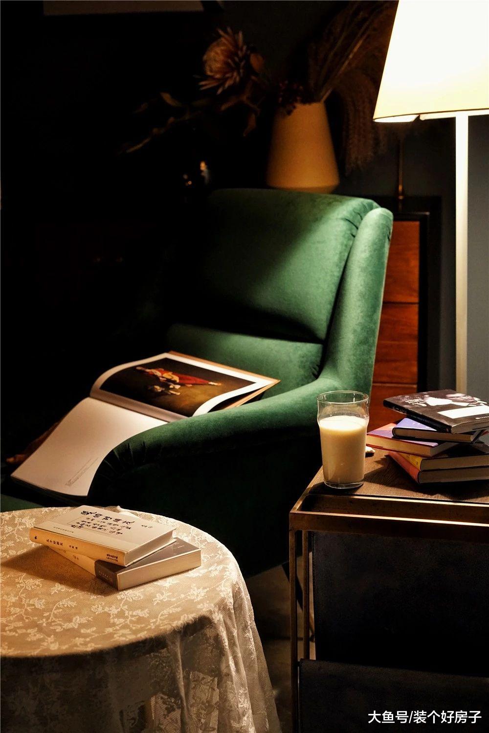 她亲手打造出与井柏然同款的家, 在书墙里藏下卧室和书房!