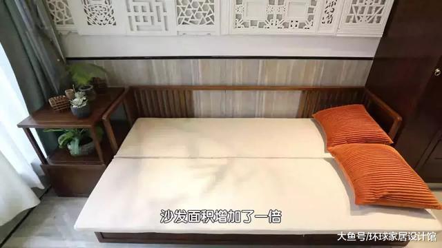 一家4口住57㎡，妻子踩着灶台拿东西，设计师爆改后成中式豪宅
