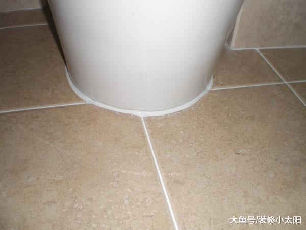 卫生间装修不要用玻璃胶了，聪明人用它来代替，美观又不发霉
