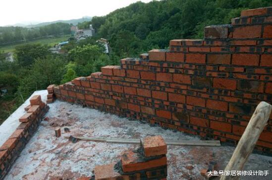 40万建又快又好的两层半小别墅，完工后邻居们都前来讨教省钱经验