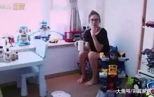 帶你參觀陳小春住的豪宅，裝修豪華又大氣，客廳的空間非常寬敞