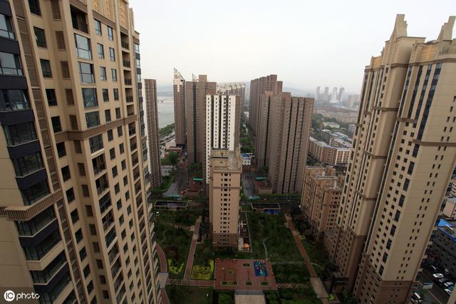 房子破旧 电梯老化，透支30年买的房，贷款还完后也成“危房”？