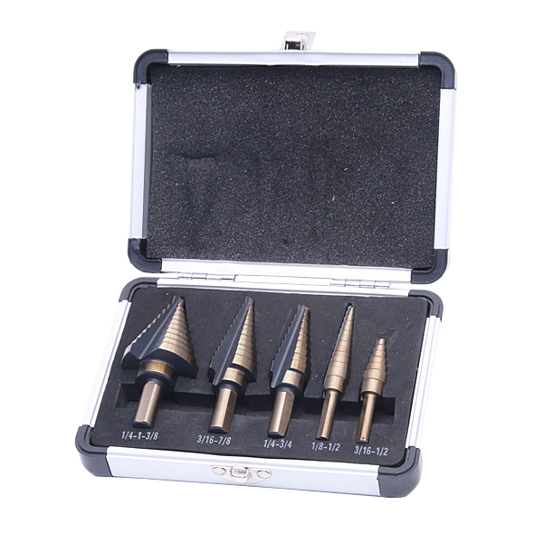 电焊机太重拖不动！新式“口袋电焊”飘红，不刺眼便携带，啥都焊